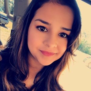 Meet your Posher, Marcela